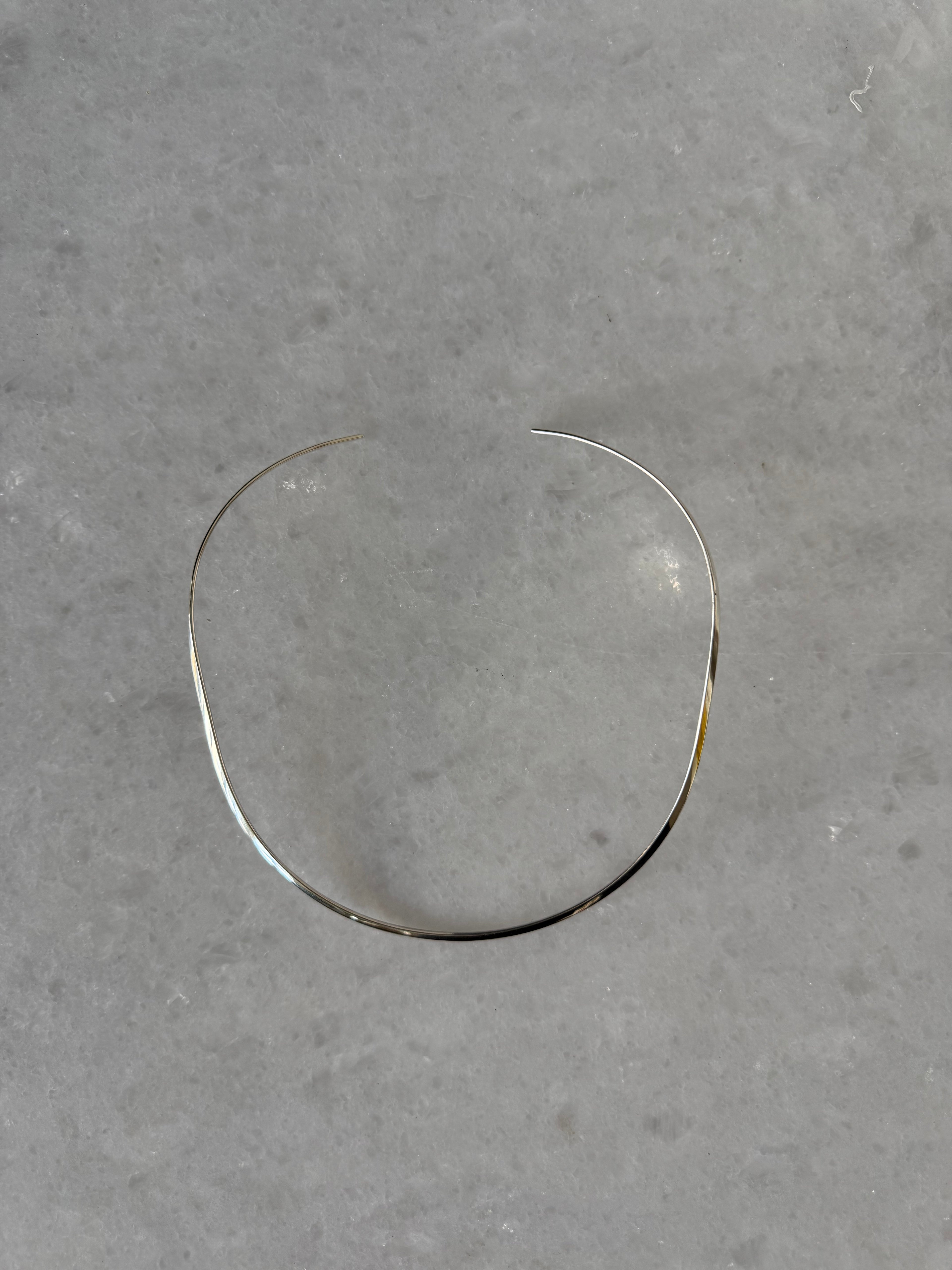 Minimalist Sterling Silver Collar Necklace – Luxury Everyday Jewelry