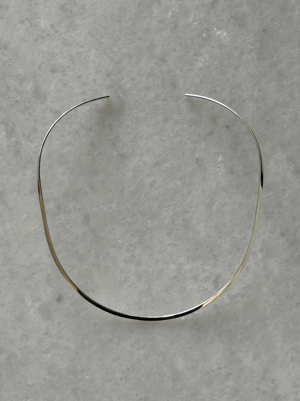 Minimalist Sterling Silver Collar Necklace – Luxury Everyday Jewelry