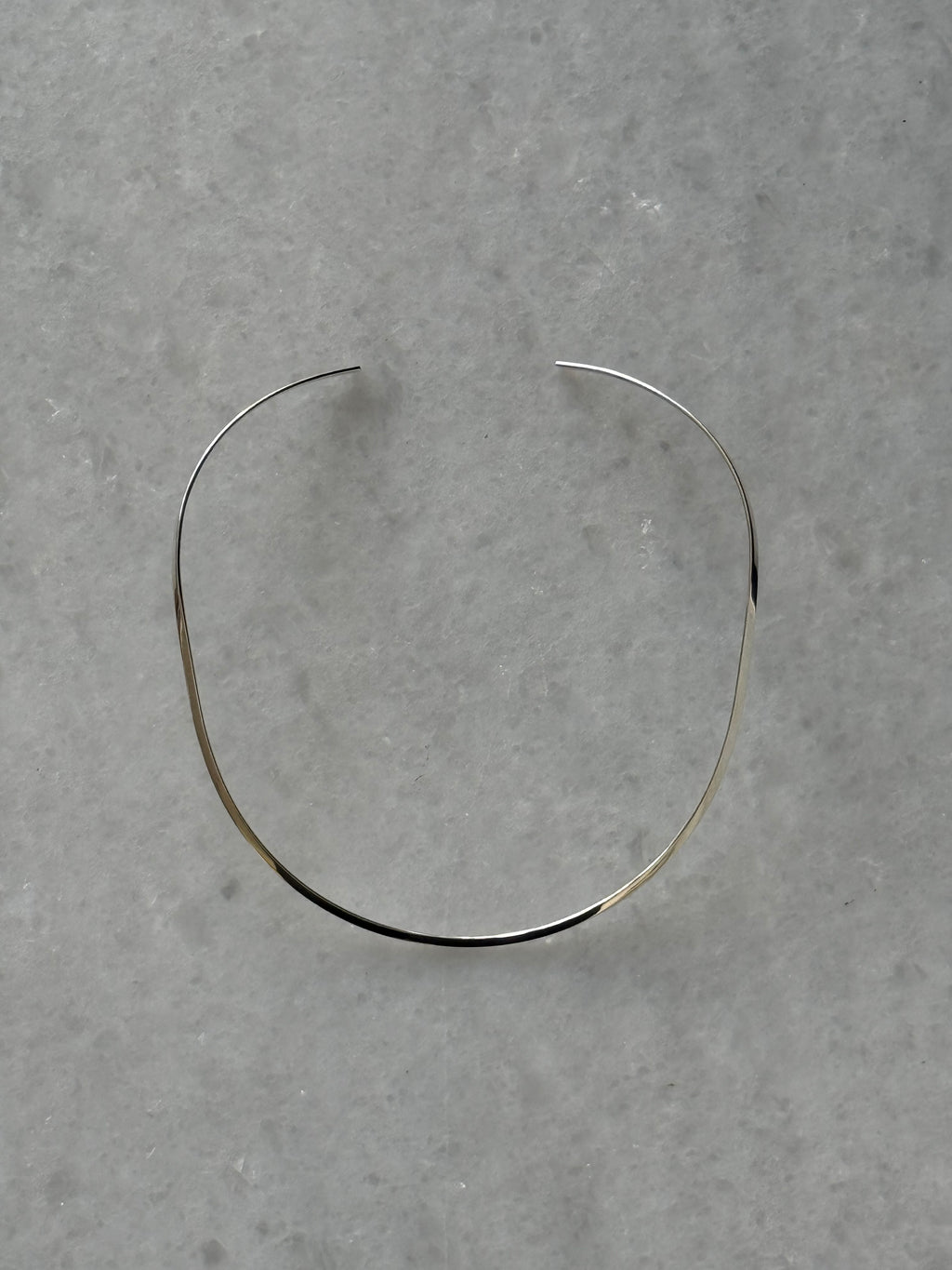 Minimalist Sterling Silver Collar Necklace – Luxury Everyday Jewelry