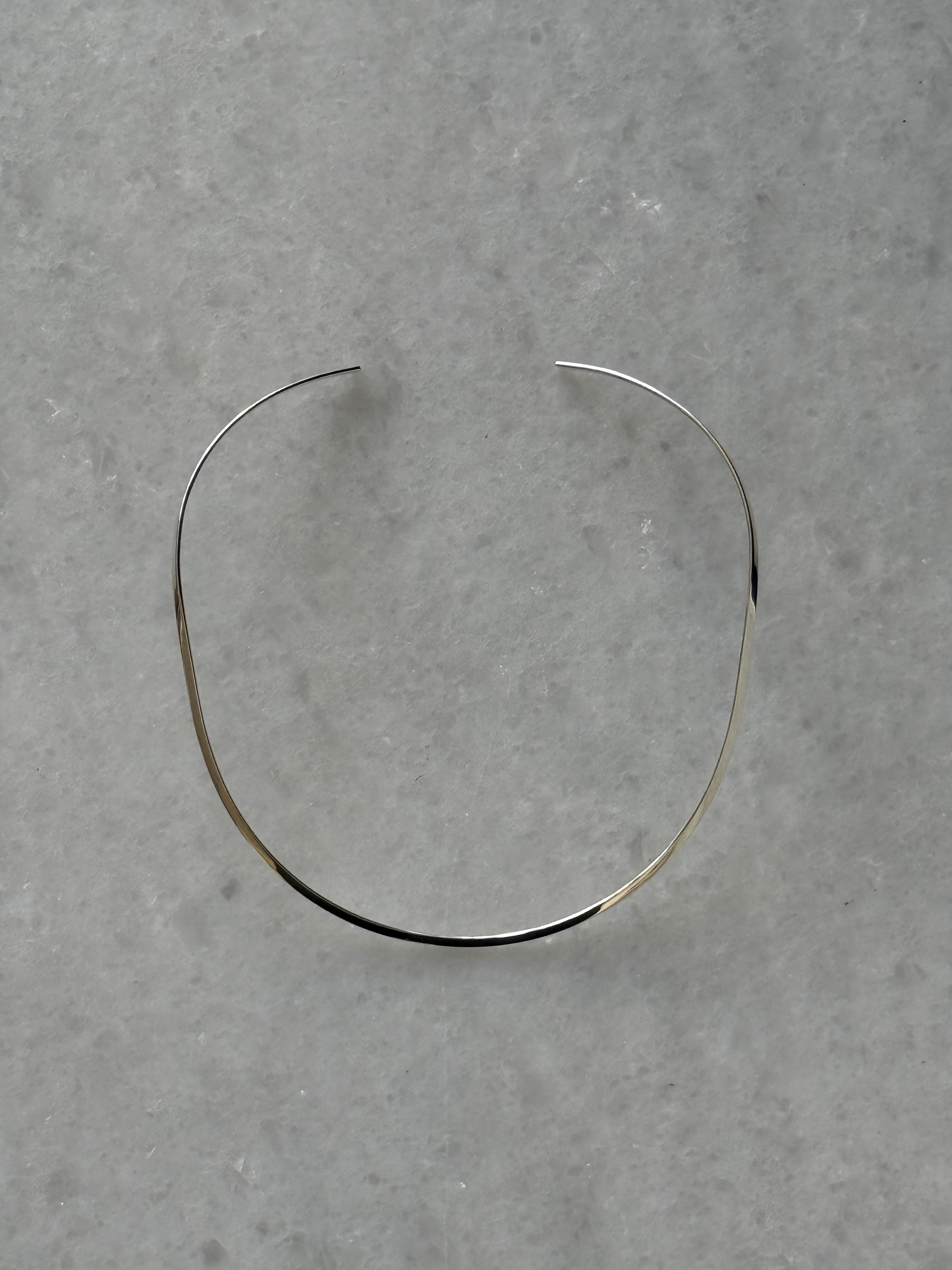 Minimalist Sterling Silver Collar Necklace – Luxury Everyday Jewelry